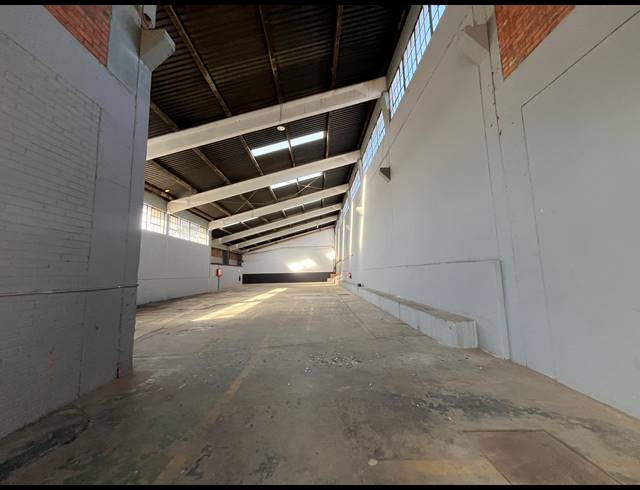 552M² WAREHOUSE TO LET IN EASTLEIGH